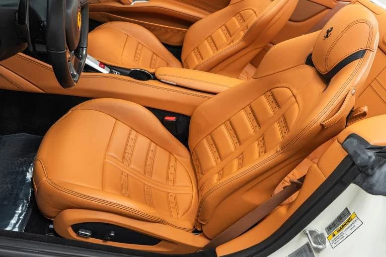 2017 Ferrari California T - Image 11 of 14