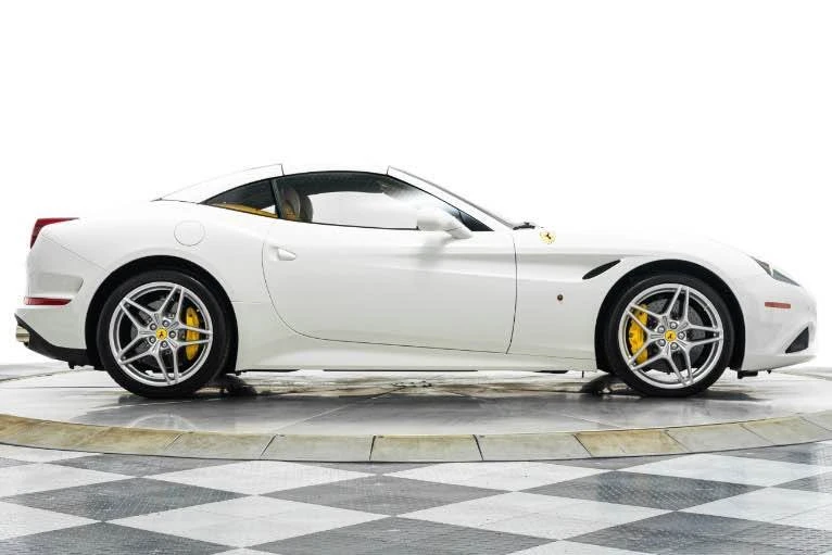 2017 Ferrari California T - Image 2 of 14