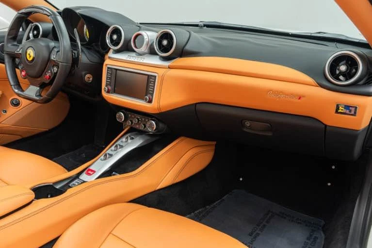 2017 Ferrari California T - Image 13 of 14
