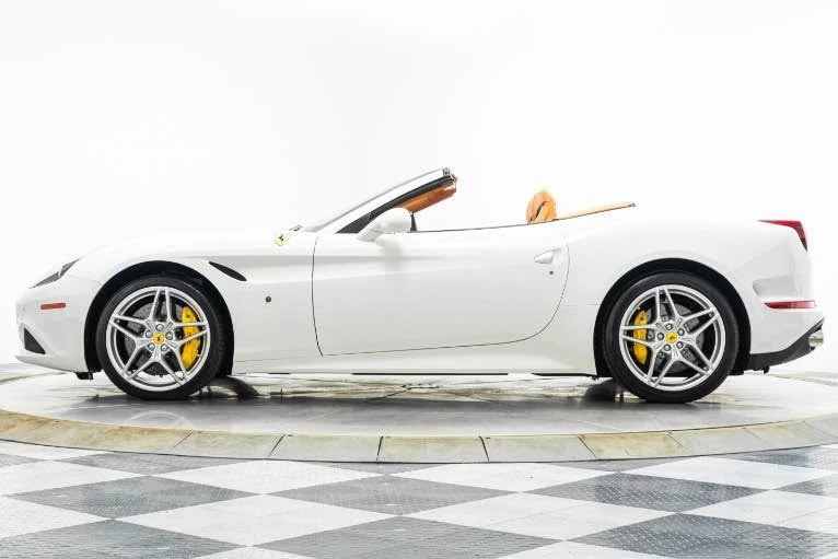 2017 Ferrari California T - Image 3 of 14