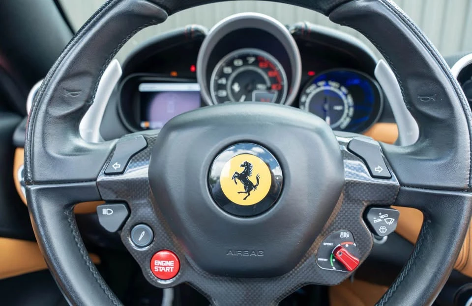 2017 Ferrari California T - Image 11 of 20