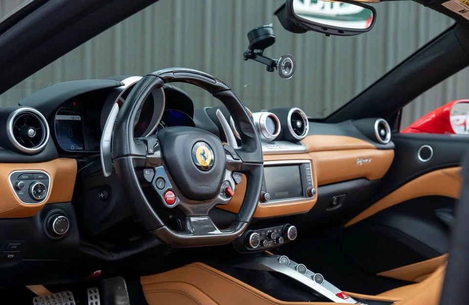 2017 Ferrari California T - Image 14 of 20