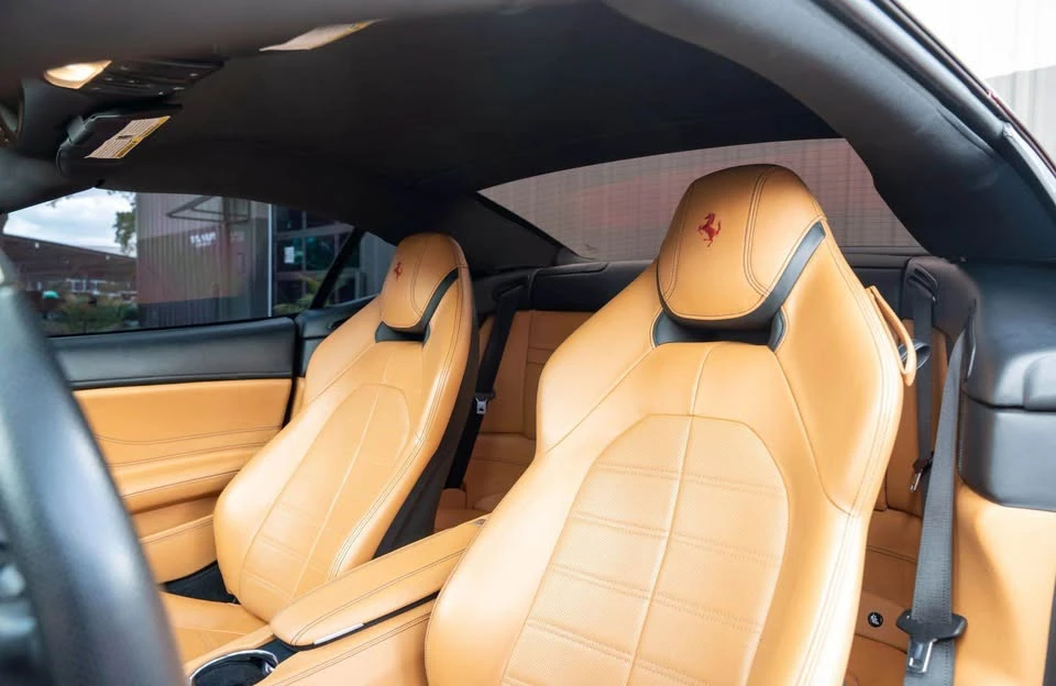 2017 Ferrari California T - Image 15 of 20