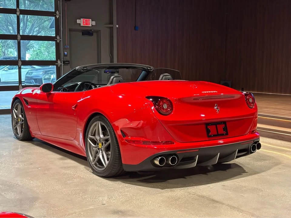 2017 Ferrari California T - Image 3 of 15