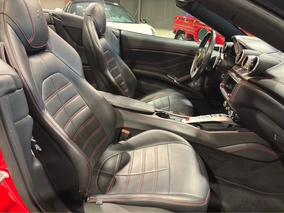 2017 Ferrari California T - Image 6 of 15