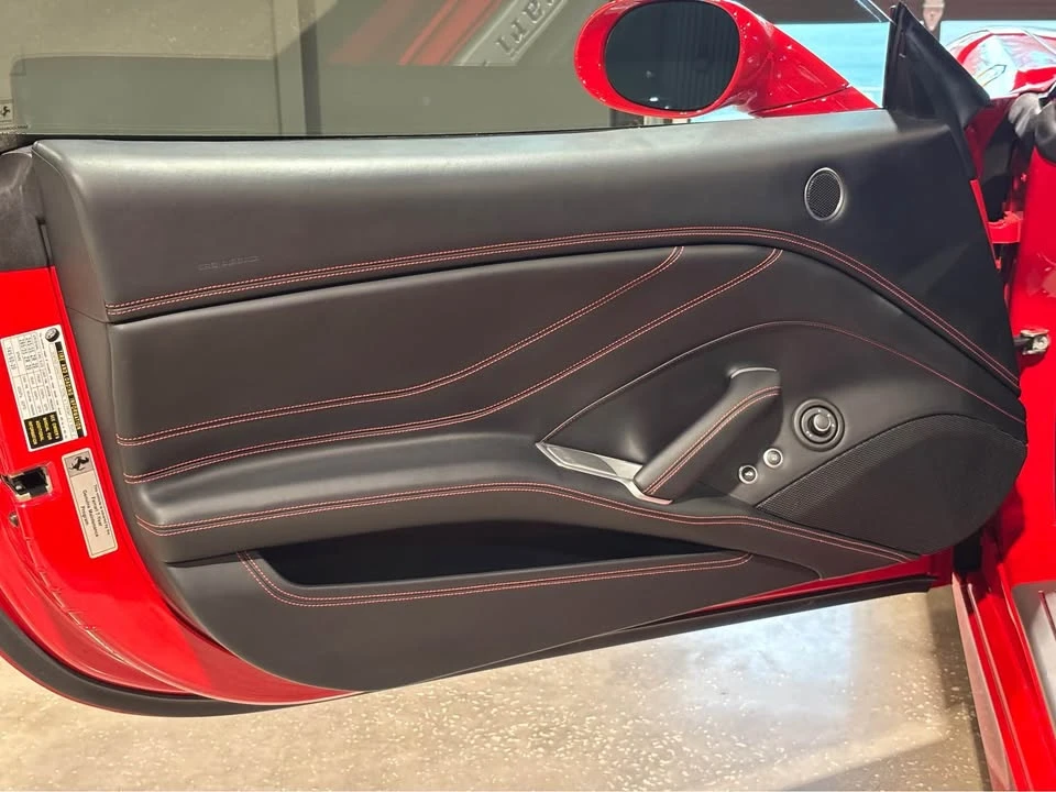 2017 Ferrari California T - Image 12 of 15