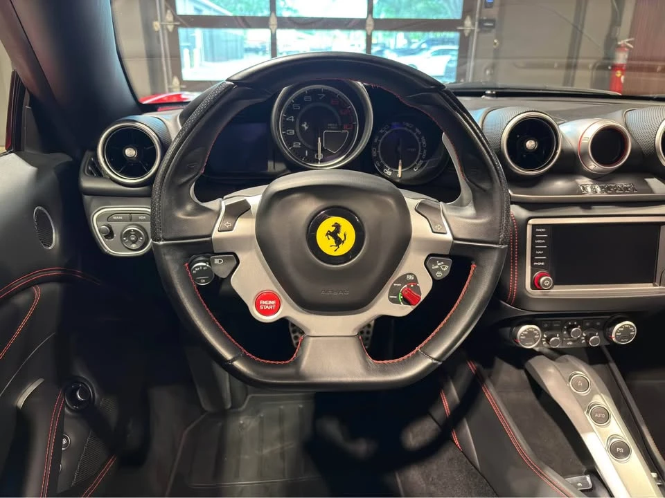 2017 Ferrari California T - Image 9 of 15