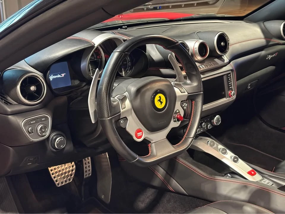 2017 Ferrari California T - Image 10 of 15