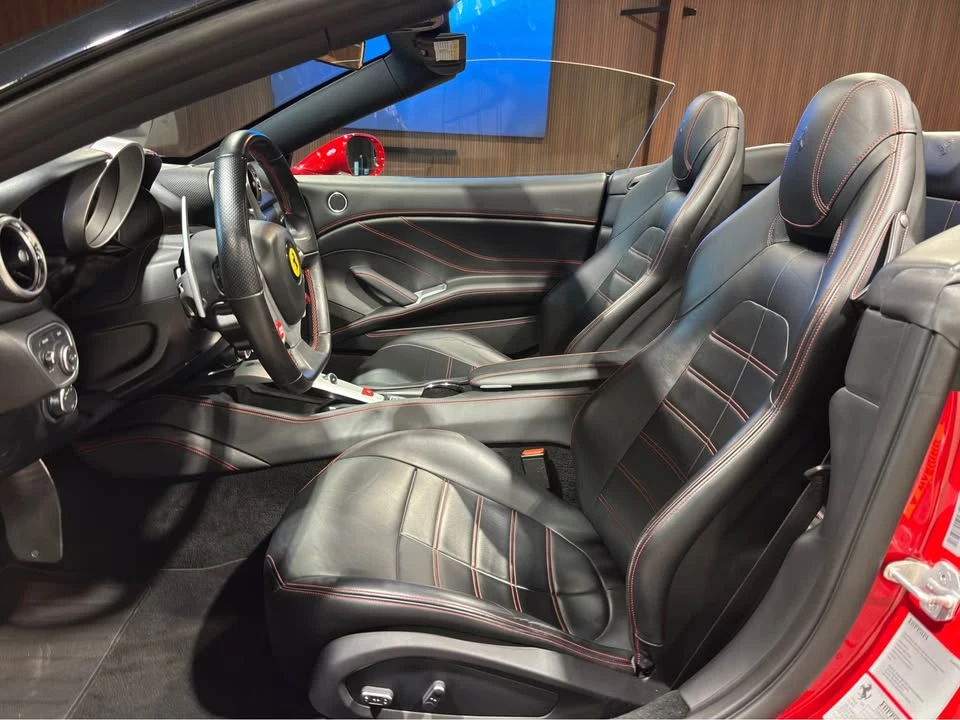 2017 Ferrari California T - Image 11 of 15