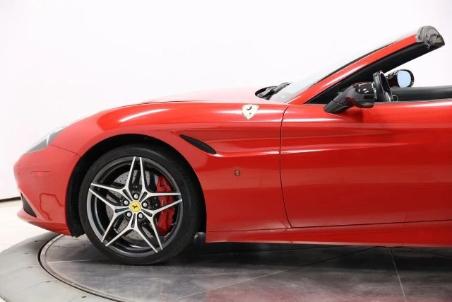 2017 Ferrari California T - Image 7 of 31