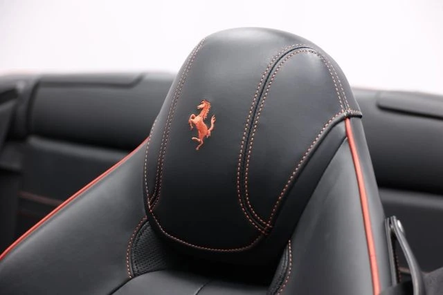 2017 Ferrari California T - Image 18 of 31