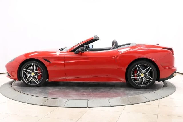 2017 Ferrari California T - Image 8 of 31