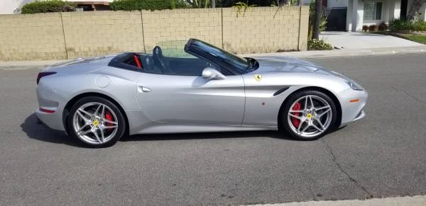 2017 Ferrari California T - Image 3 of 10