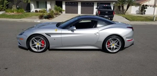 2017 Ferrari California T - Image 9 of 10