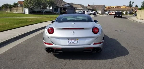 2017 Ferrari California T - Image 5 of 10