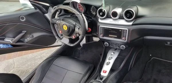 2017 Ferrari California T - Image 7 of 10