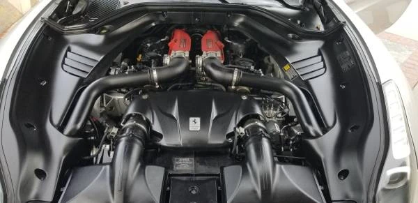 2017 Ferrari California T - Image 8 of 10