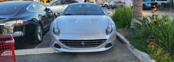 2017 Ferrari California T - Image 8 of 12