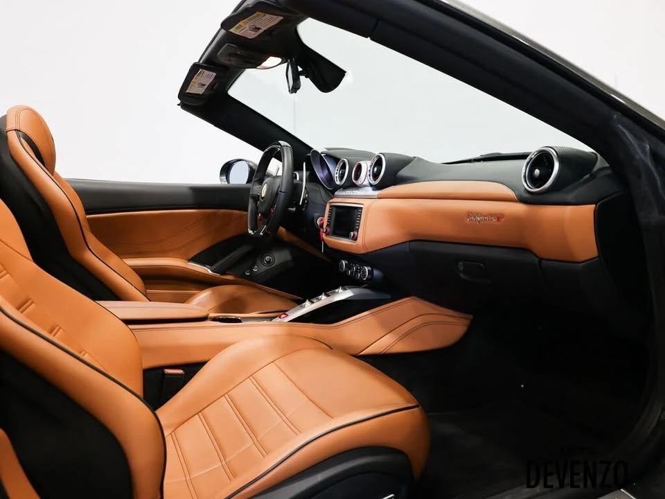 2017 Ferrari California T - Image 10 of 20