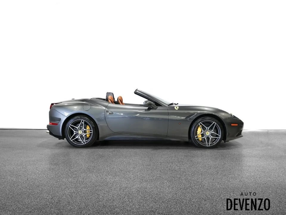 2017 Ferrari California T - Image 3 of 20