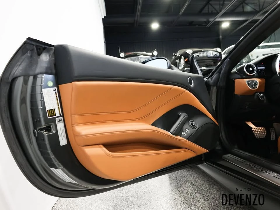 2017 Ferrari California T - Image 12 of 20