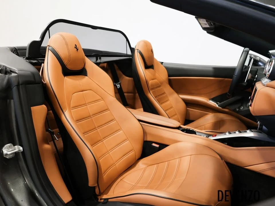 2017 Ferrari California T - Image 11 of 20