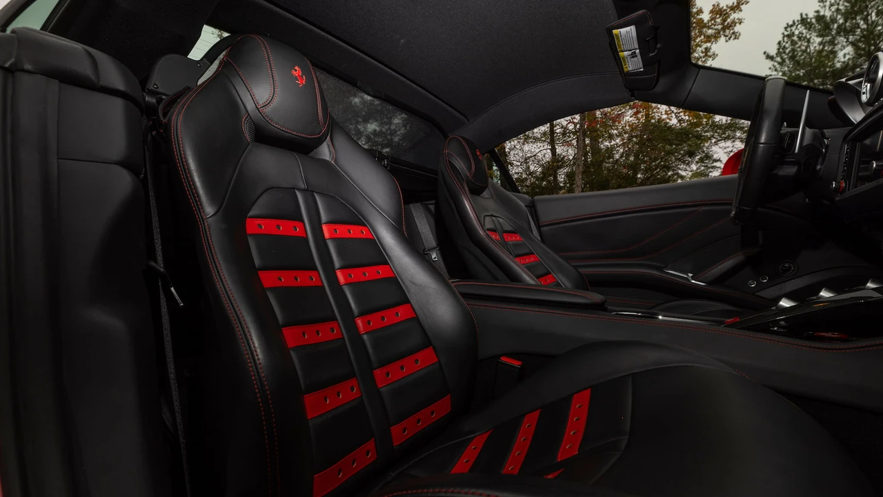 2017 Ferrari California T - Image 14 of 31