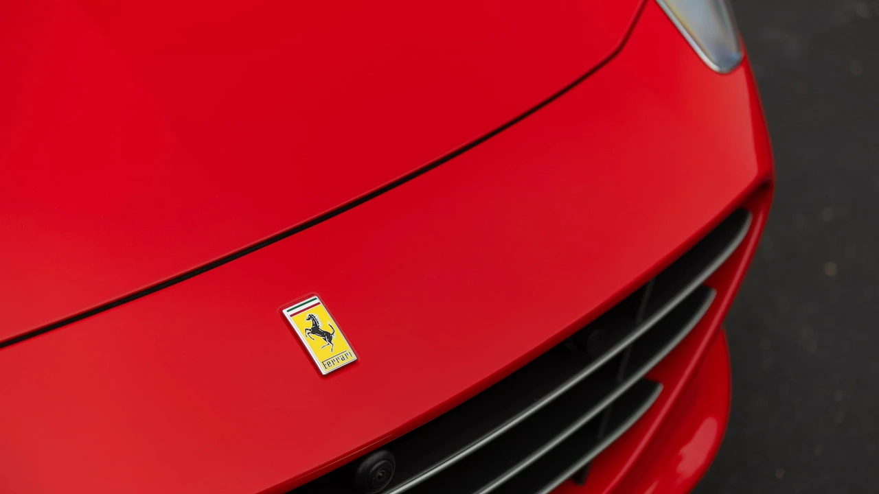 2017 Ferrari California T - Image 18 of 31
