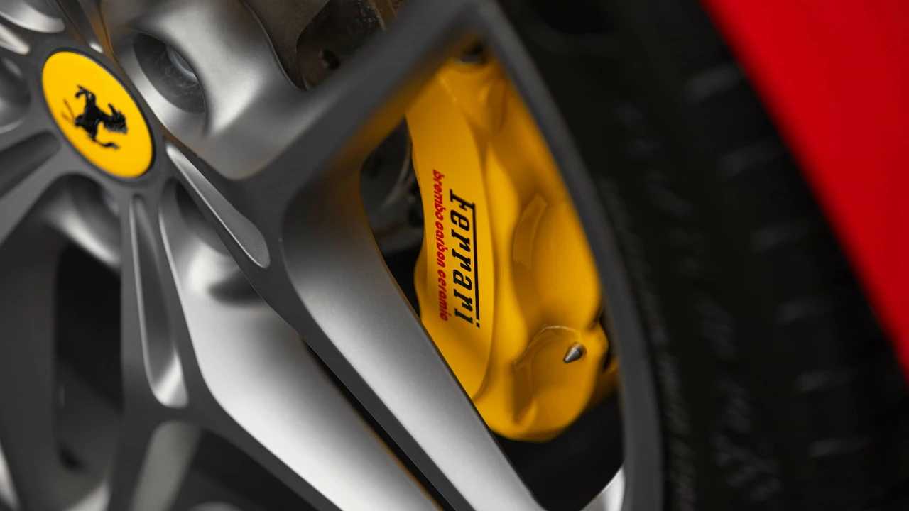 2017 Ferrari California T - Image 20 of 31