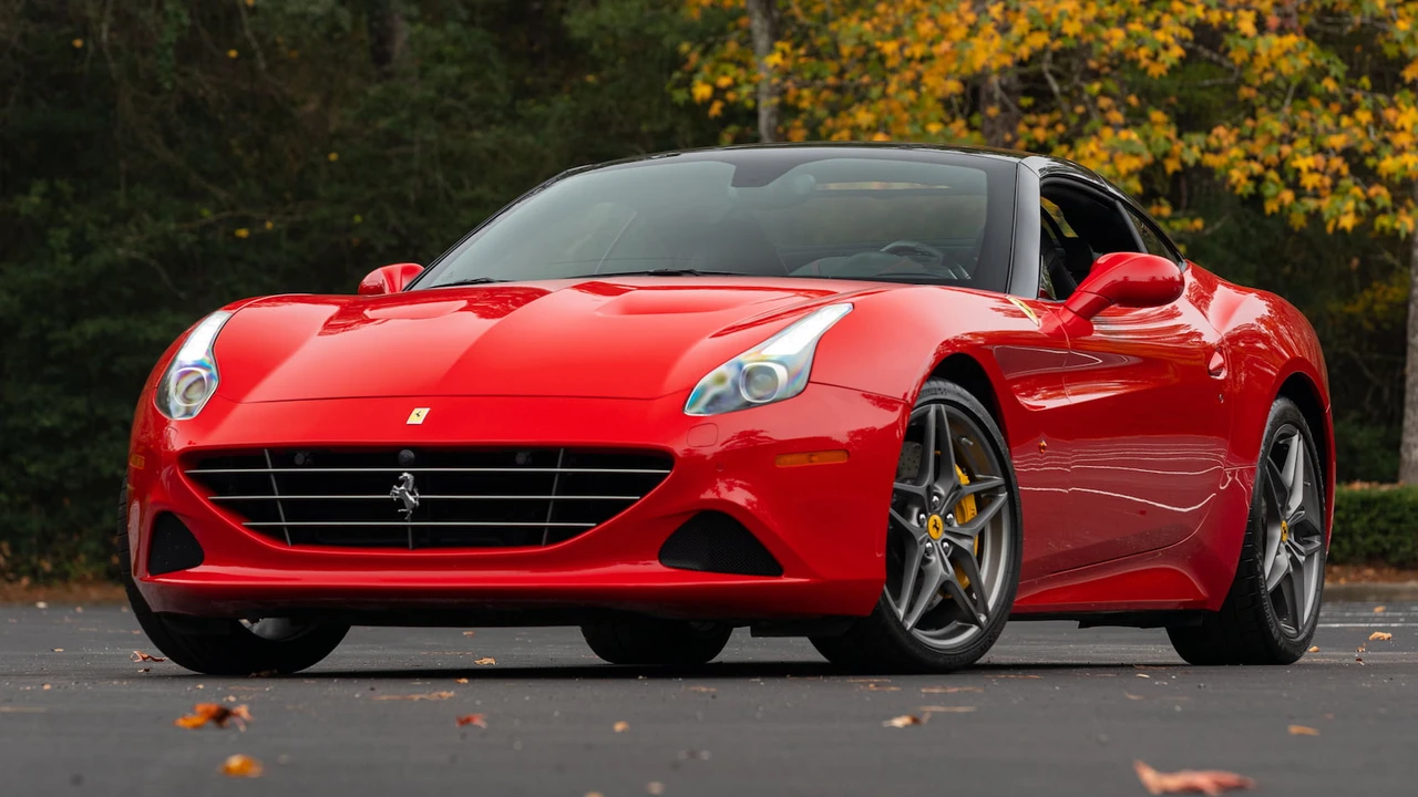 2017 Ferrari California T - Image 22 of 31