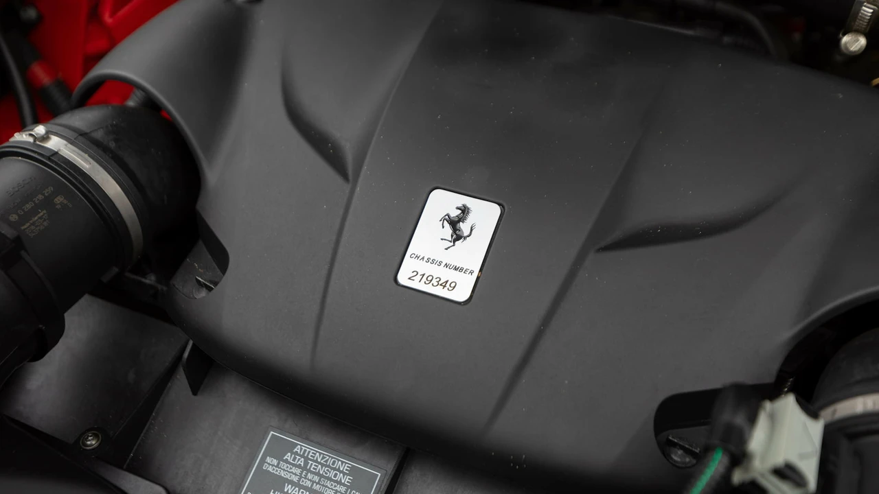2017 Ferrari California T - Image 24 of 31