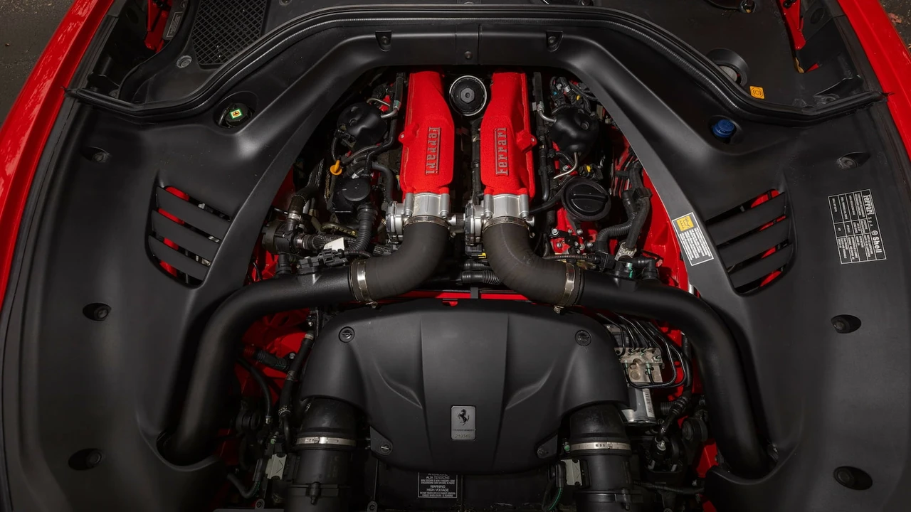 2017 Ferrari California T - Image 25 of 31