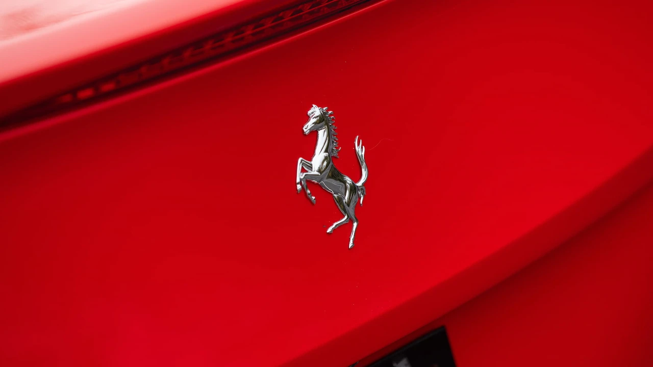 2017 Ferrari California T - Image 28 of 31