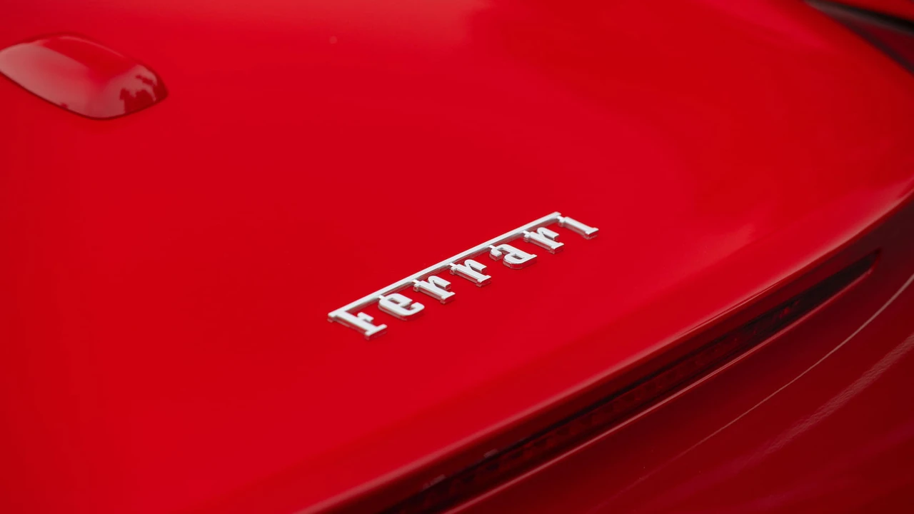 2017 Ferrari California T - Image 29 of 31