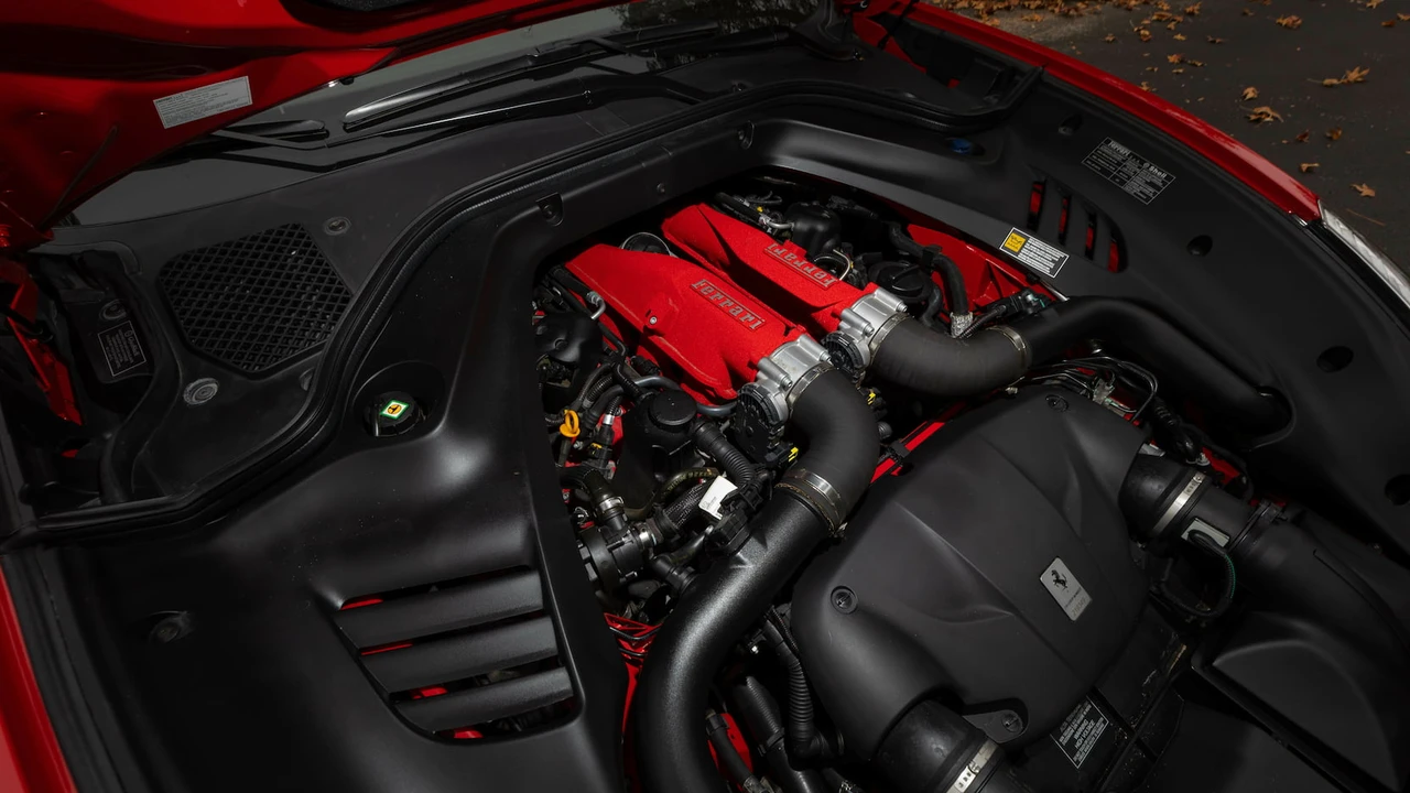 2017 Ferrari California T - Image 7 of 31