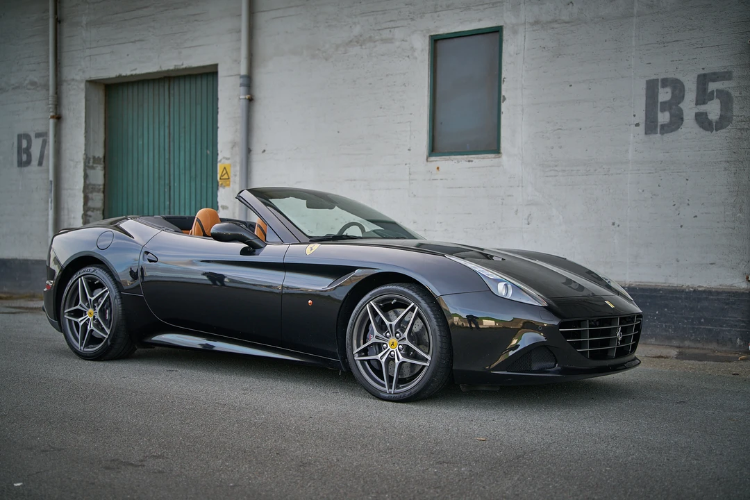 2016 Ferrari California T - Image 17 of 31