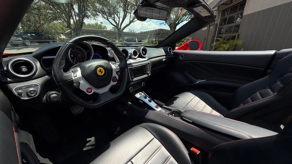 2017 Ferrari California T - Image 3 of 11