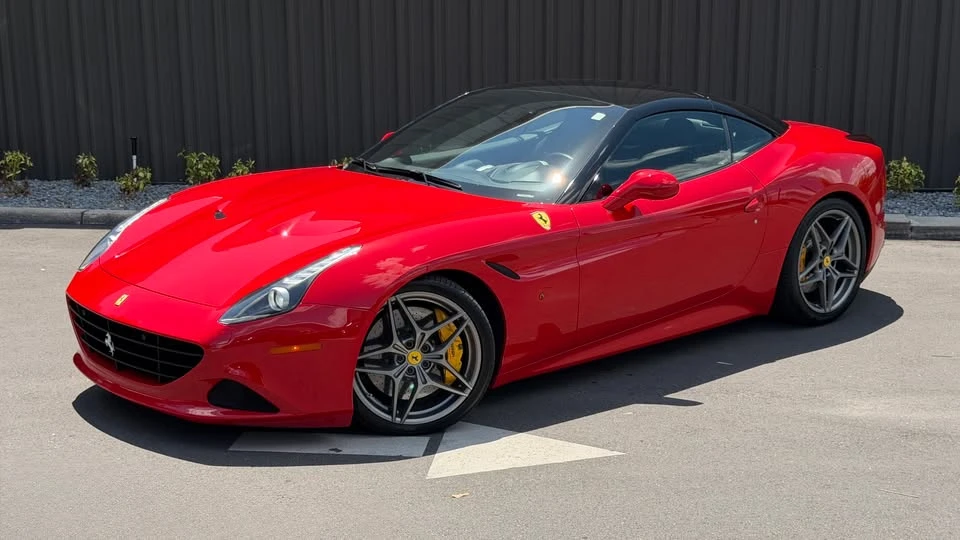 2017 Ferrari California T - Image 2 of 11