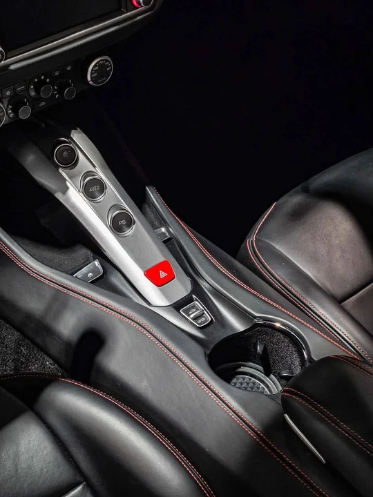 2017 Ferrari California T - Image 11 of 11
