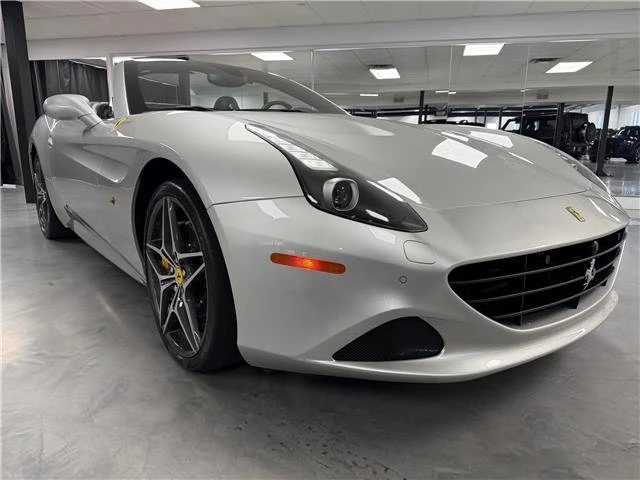 2017 Ferrari California T - Image 9 of 20