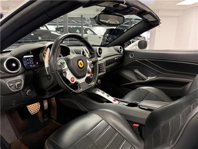 2017 Ferrari California T - Image 10 of 20