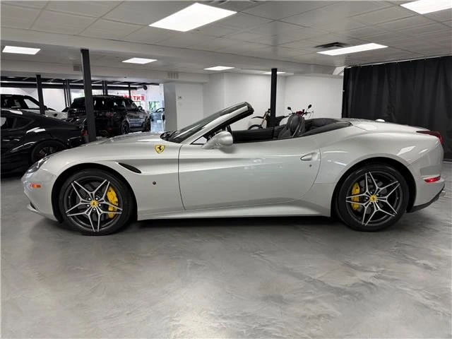 2017 Ferrari California T - Image 2 of 20