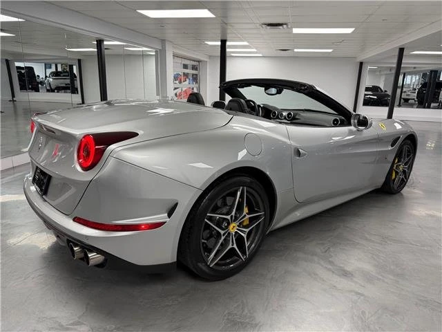 2017 Ferrari California T - Image 5 of 20