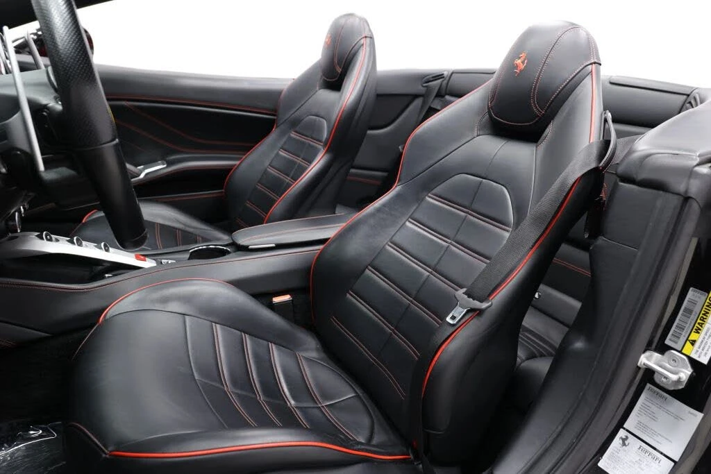 2017 Ferrari California T - Image 16 of 31