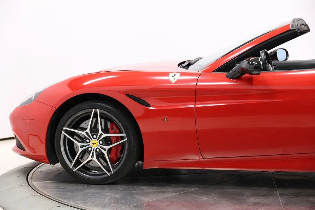 2017 Ferrari California T - Image 7 of 31