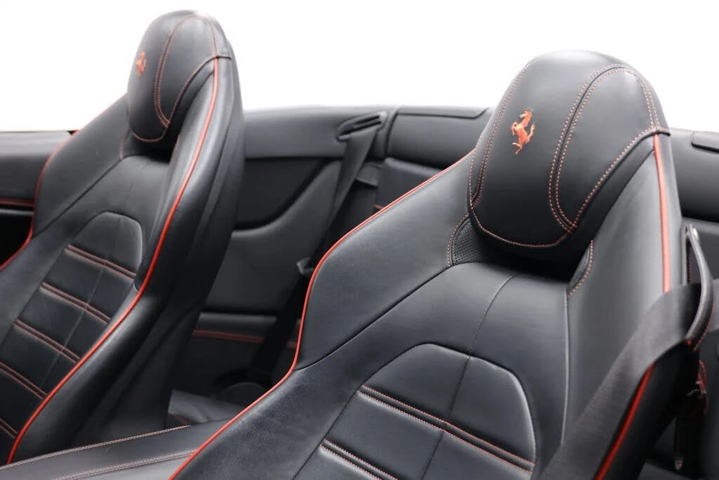 2017 Ferrari California T - Image 17 of 31