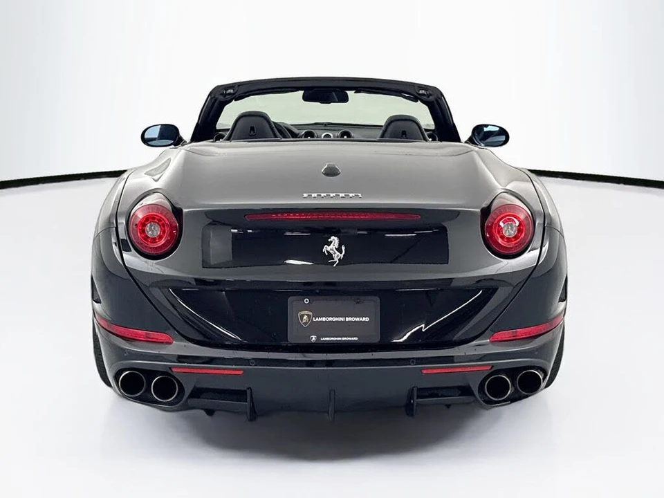 2017 Ferrari California T - Image 6 of 31