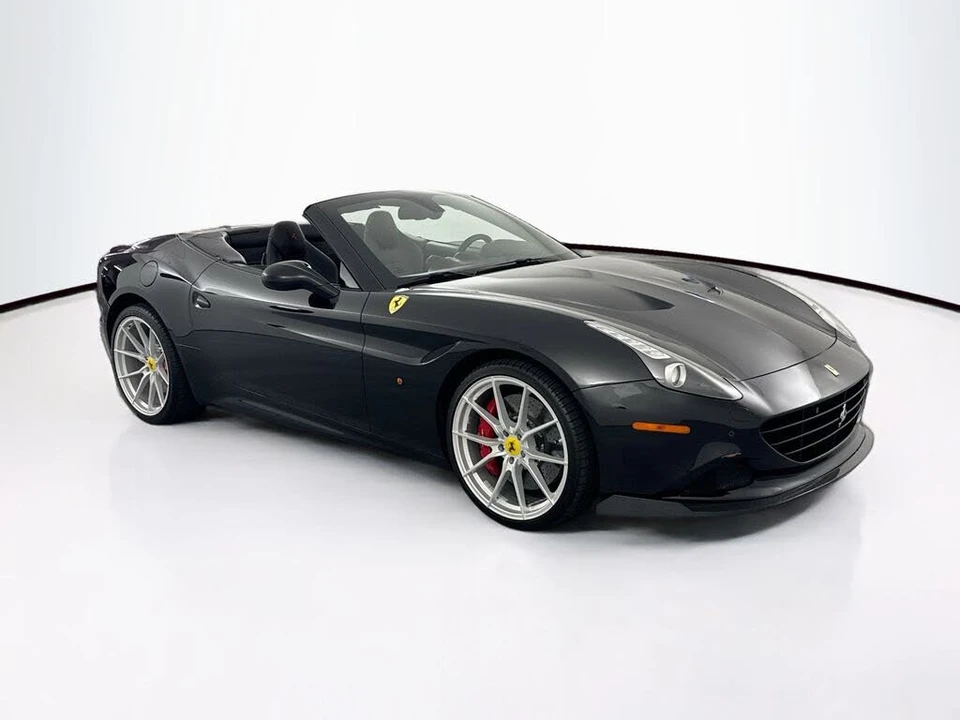2017 Ferrari California T - Image 3 of 31