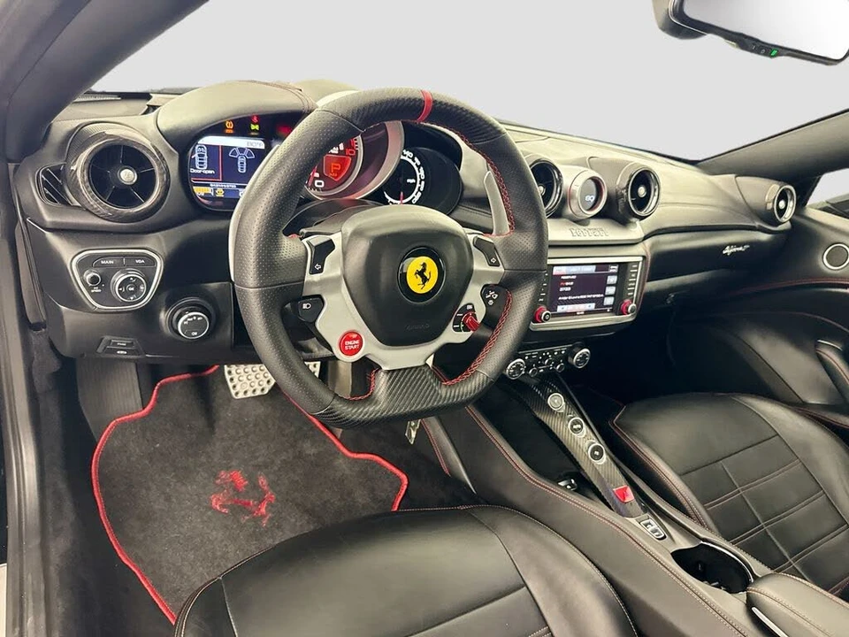 2017 Ferrari California T - Image 9 of 31