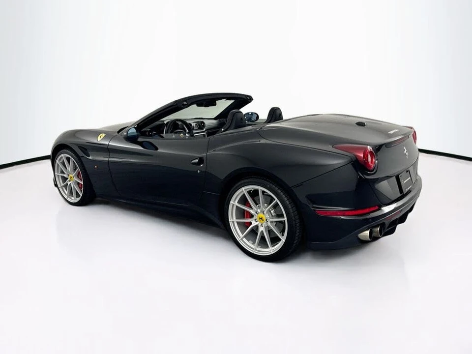 2017 Ferrari California T - Image 7 of 31